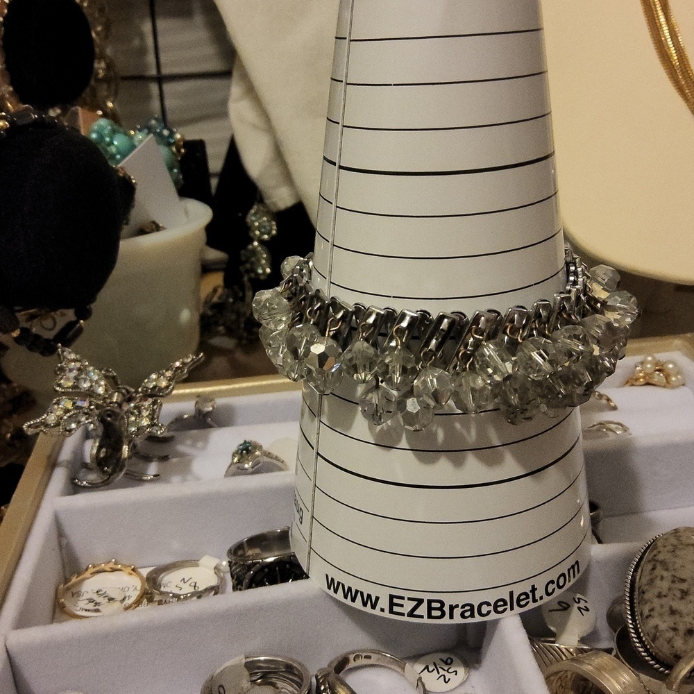 Vintage clear crystals accordion Cha cha bracelet